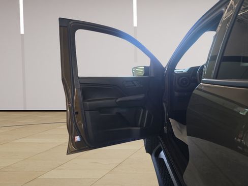 Used 2025 Chevrolet Colorado Trail Boss AWD/4WD image 10