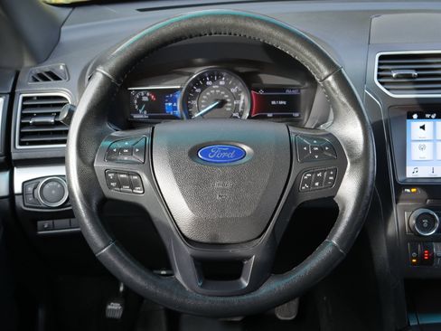 Certified 2017 Ford Explorer XLT w/ Equipment Group 202A image 6