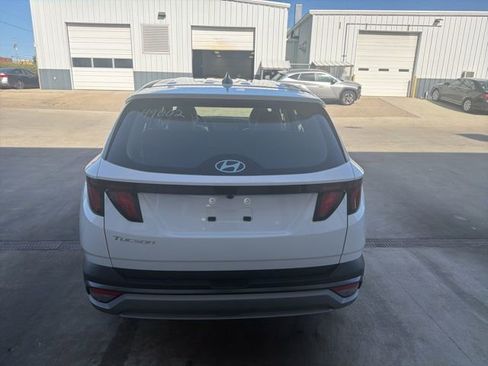 New 2026 Hyundai Tucson SE image 4