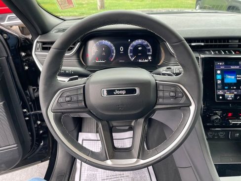 Used 2024 Jeep Grand Cherokee L Altitude image 13