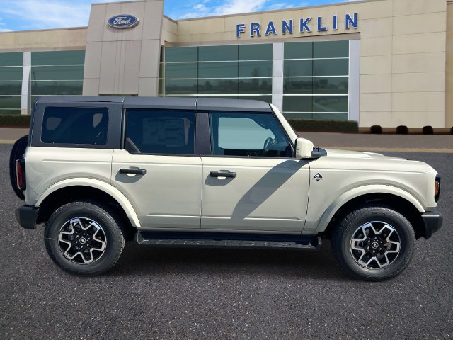New 2026 Ford Bronco Outer Banks AWD/4WD image 8