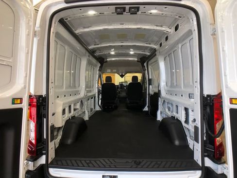 New 2026 Ford Transit 250 148 Medium Roof RWD image 22