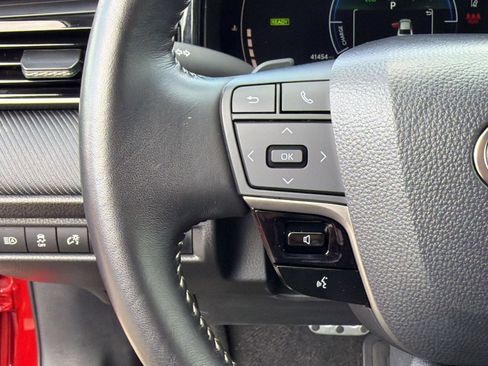 Used 2025 Toyota Camry SE FWD image 14