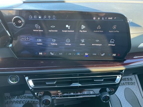 New 2026 Chevrolet Traverse Z71 w/ Driver Confidence Package image 7