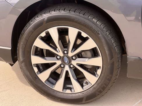 Used 2017 Subaru Outback 2.5i Limited AWD/4WD image 9