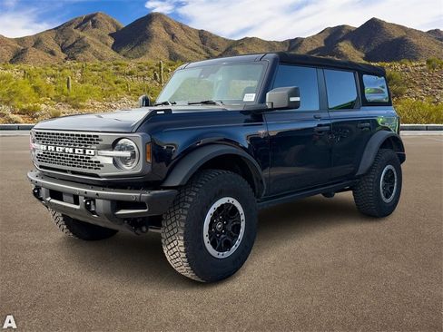 Used 2021 Ford Bronco Badlands image 2