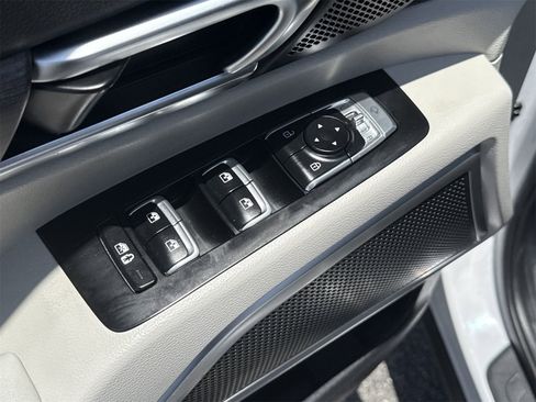 Used 2022 Kia Telluride EX w/ EX Premium Package image 19