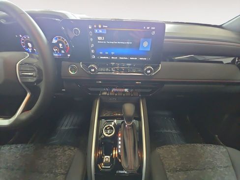 Certified 2024 Chevrolet Colorado Z71 w/ Z71 Convenience Package 2 AWD/4WD image 11