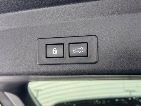 Certified 2023 Subaru Ascent Premium w/ Convenience Package image 13