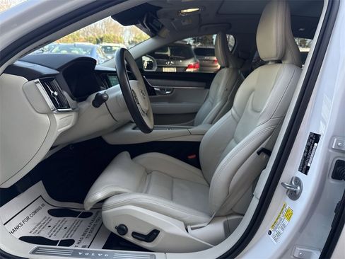 Used 2023 Volvo S90 B6 Ultimate image 13