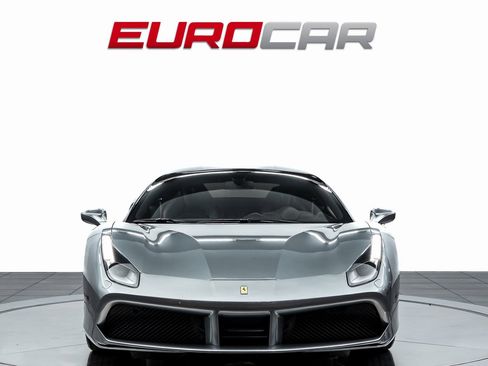 Used 2018 Ferrari 488 GTB image 8