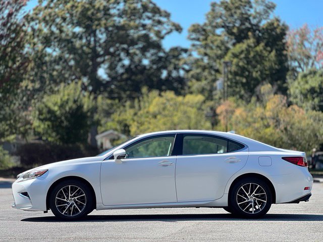 Used 2016 Lexus ES 350 w/ Luxury Package w/Wood Trim FWD image 8