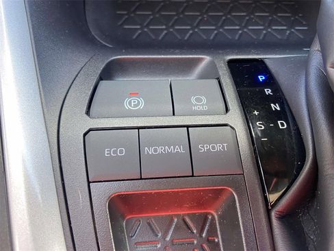 Used 2025 Toyota RAV4 XLE image 26