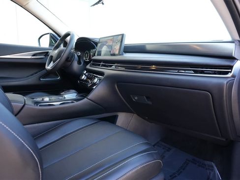 Certified 2025 INFINITI QX60 Luxe w/ Vision Package image 19