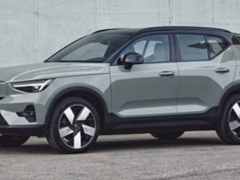 Used 2023 Volvo XC40 Recharge Plus image 1