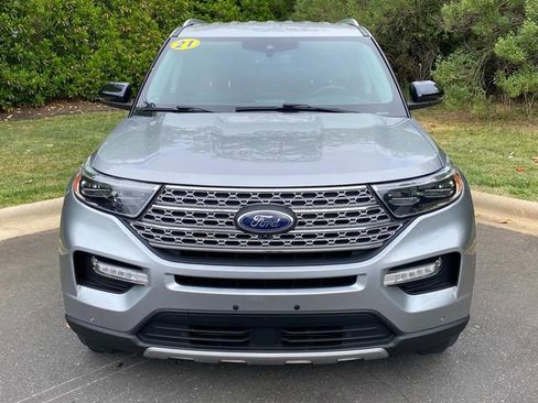 Used 2021 Ford Explorer Limited w/ Equipment Group 301A AWD/4WD image 2
