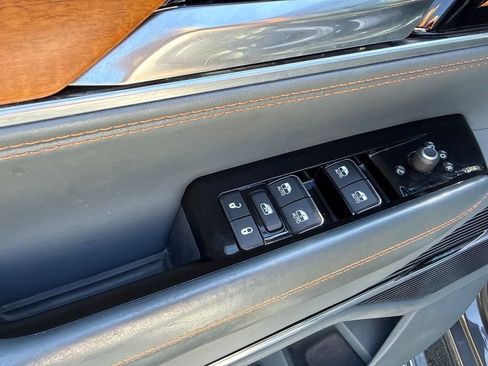 Used 2022 Jeep Grand Wagoneer Series II AWD/4WD image 26