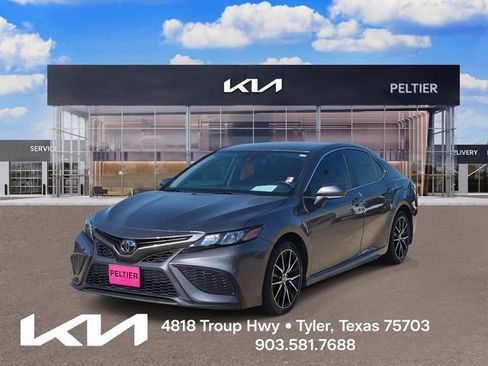 Used 2023 Toyota Camry SE w/ Cold Weather Package AWD/4WD image 3
