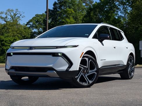 Used 2024 Chevrolet Equinox EV LT w/ LPO, Blackout Package image 2