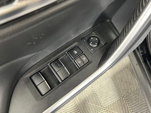 Used 2021 Toyota RAV4 XLE Premium AWD/4WD image 15
