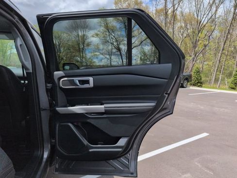 Used 2024 Ford Explorer XLT w/ Equipment Group 202A AWD/4WD image 16