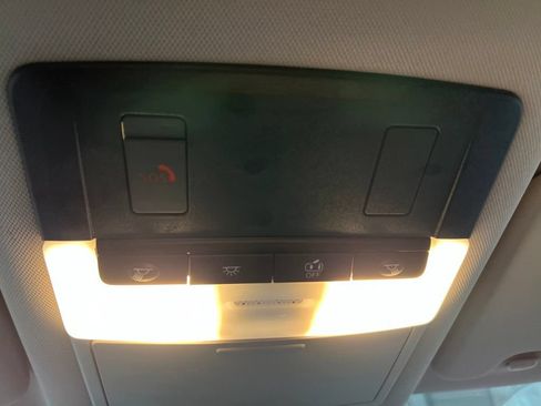 Used 2025 Nissan Rogue SV FWD image 33