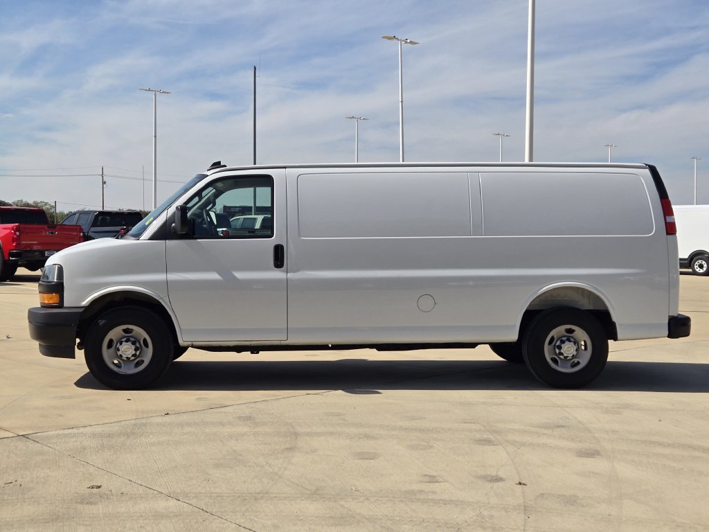 Used 2025 Chevrolet Express 2500 Extended w/ Driver Convenience Package RWD image 4