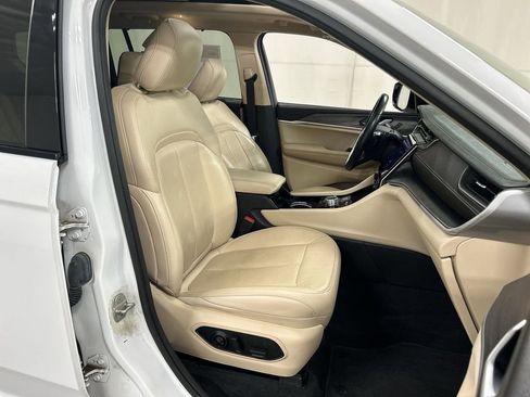 Used 2021 Jeep Grand Cherokee L Limited w/ Luxury Tech Group II AWD/4WD image 25