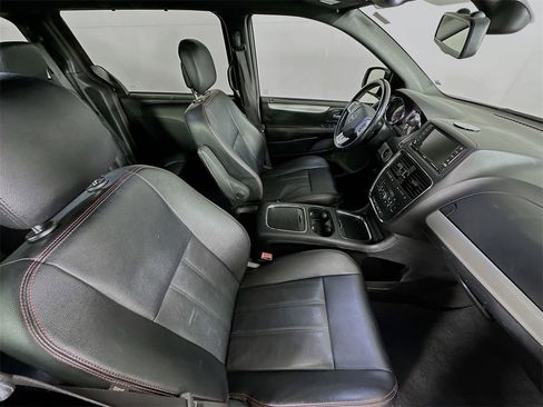 Used 2020 Dodge Grand Caravan GT image 28
