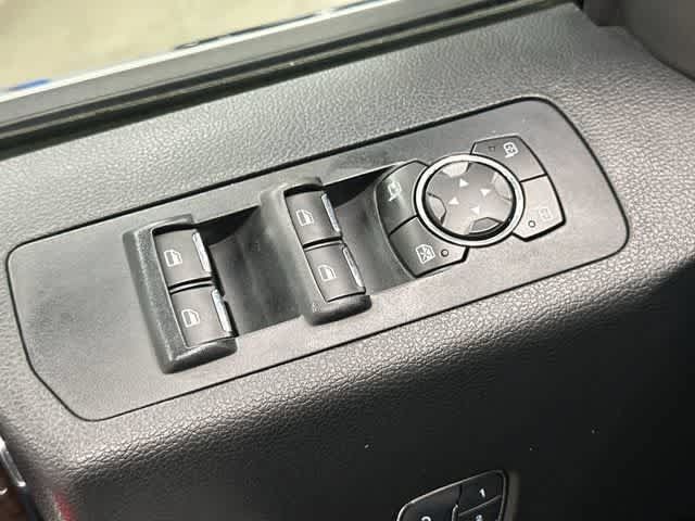 Used 2015 Ford F150 Platinum w/ Equipment Group 701A Luxury AWD/4WD image 20