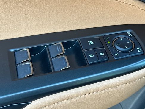 Used 2025 Lexus NX 300h AWD w/ Luxury Package image 13