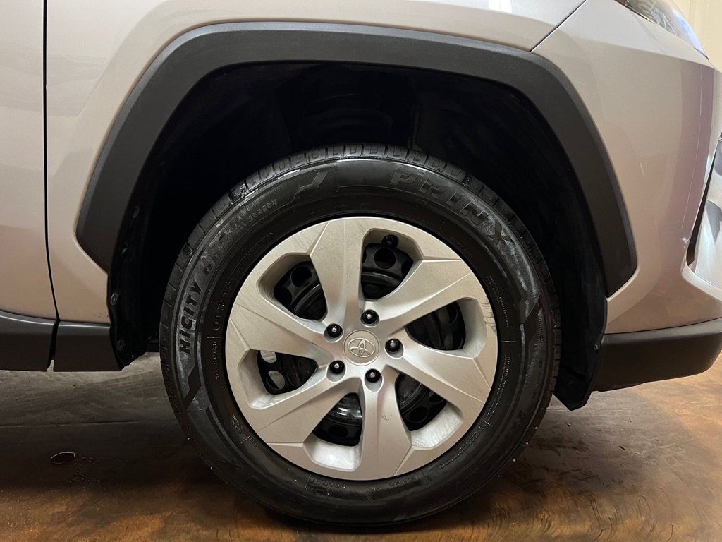 Used 2019 Toyota RAV4 LE FWD image 45