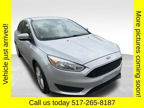 Used 2017 Ford Focus SE FWD image 1