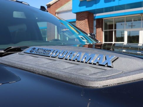 Used 2021 Chevrolet Silverado 2500 LTZ w/ LTZ Plus Package image 5