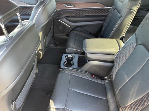 Certified 2025 Jeep Grand Cherokee L Summit w/ Luxury Tech Group V AWD/4WD image 16