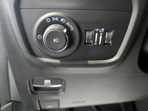 Used 2026 Jeep Grand Cherokee L Limited AWD/4WD image 18