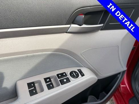 Used 2018 Hyundai Elantra SEL FWD image 19