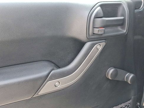 Used 2018 Jeep Wrangler Sport AWD/4WD image 10