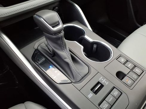 Certified 2023 Toyota Highlander XLE image 18