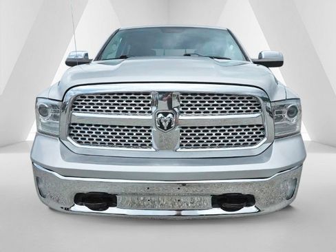 Used 2018 RAM 1500 Laramie AWD/4WD image 2