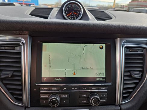 Used 2016 Porsche Macan S image 23