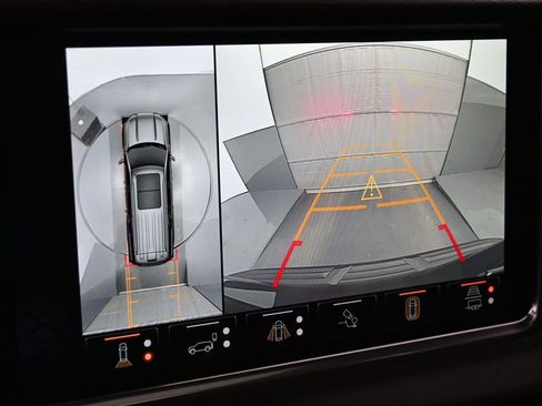 Used 2023 GMC Yukon Denali Ultimate image 17