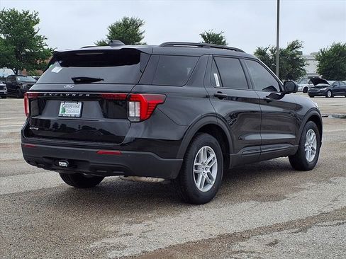 New 2026 Ford Explorer Active RWD image 11