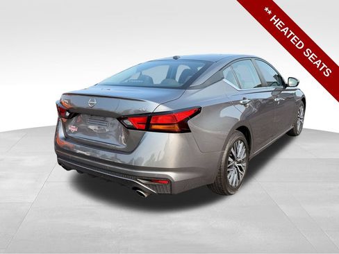 Used 2023 Nissan Altima 2.5 SV w/ SV Premium Package FWD image 6