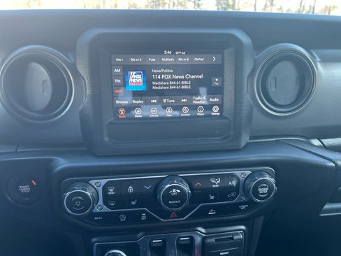 Used 2022 Jeep Wrangler Sport AWD/4WD image 31
