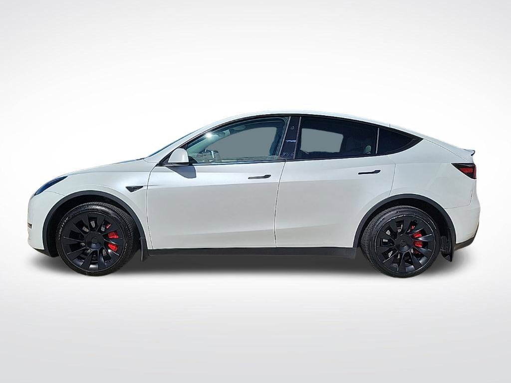 Used 2024 Tesla Model Y Long Range AWD/4WD image 2
