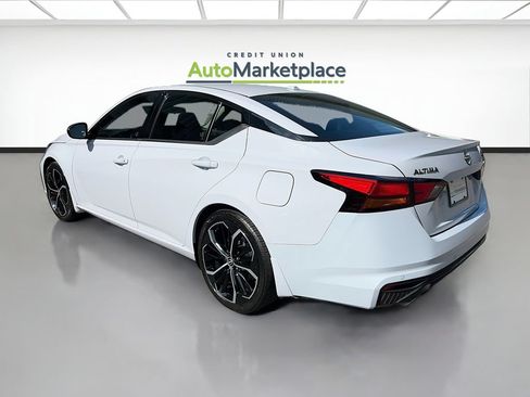 Used 2024 Nissan Altima 2.5 SR w/ SR Premium Package FWD image 5