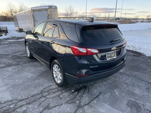 Used 2020 Chevrolet Equinox LS w/ LS Convenience Package image 5