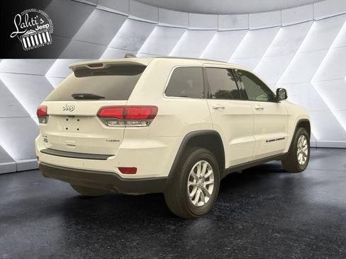 Certified 2022 Jeep Grand Cherokee Laredo X AWD/4WD image 4