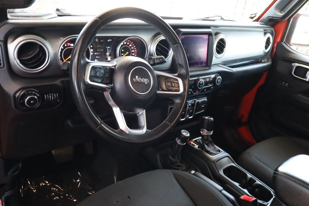 Used 2019 Jeep Wrangler Unlimited Sahara w/ Uconnect 4C Nav & Sound Group AWD/4WD image 18